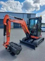 Kubota U27-4